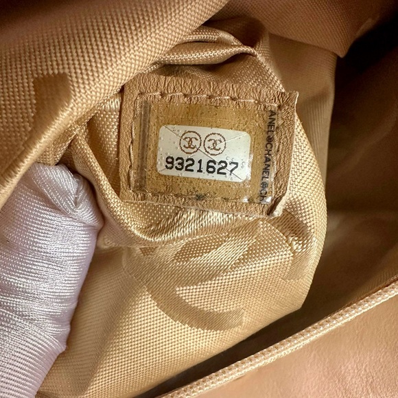 Authentic CHANEL Vintage Vivian/ Wild Stitch Tote Bag - Picture 14 of 14